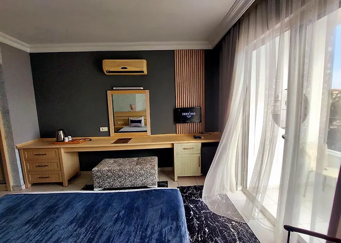 Summer Rose Hotel