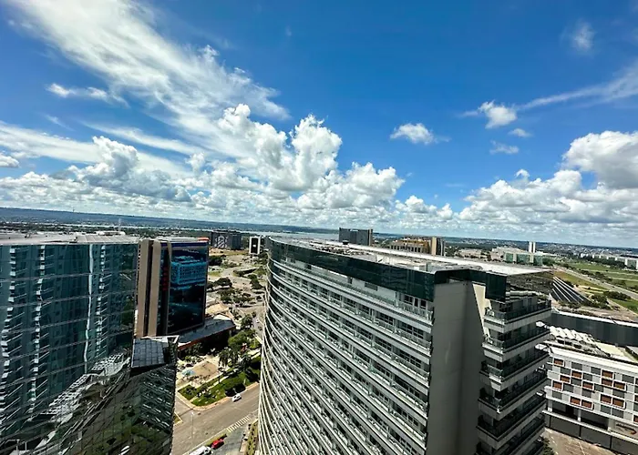 Flat Confortável e completo para Família ou a Trabalho, ao lado dos Ministérios e ESPLANADA, grande,com academia e no centro da cidade, em Saint Moritz Brasília Hotel