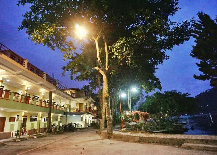 Pandu Lakeside Hotel Parapat
