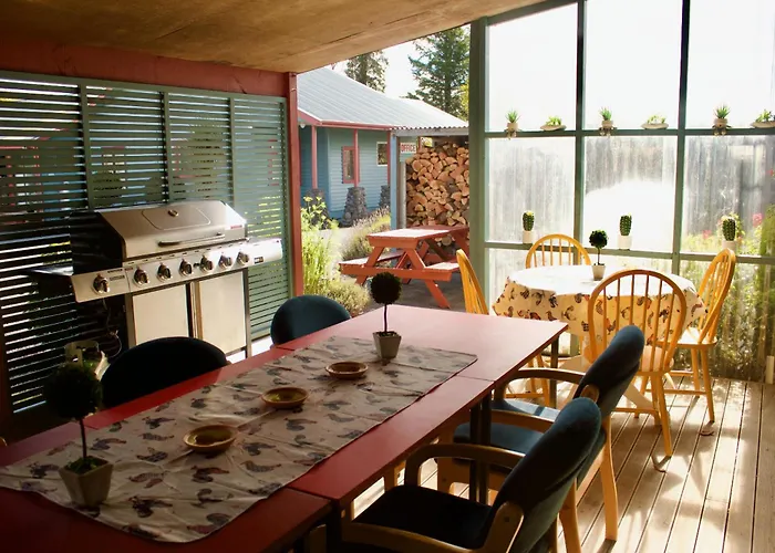 Adventure Lodge And Motels And Tongariro Crossing Track Transport