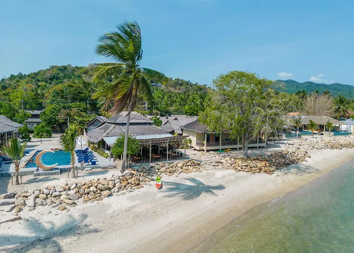 Absolute Beachfront Villas