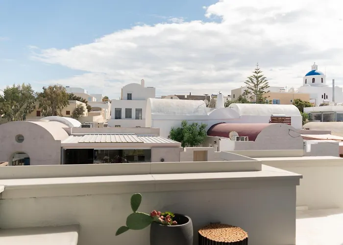 Central Hostel Oia