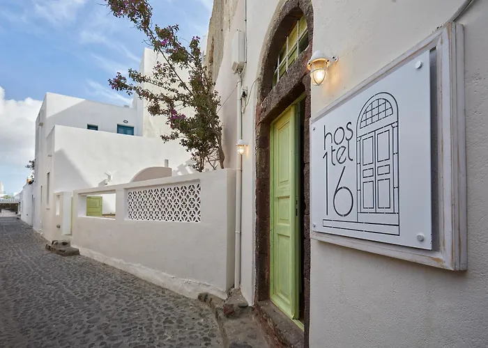Hostel 16 Oia