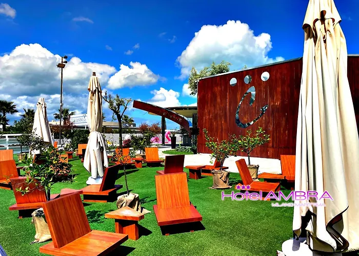 Hotel Ambra - Fronte Mare - Vicinissimi Al Centro