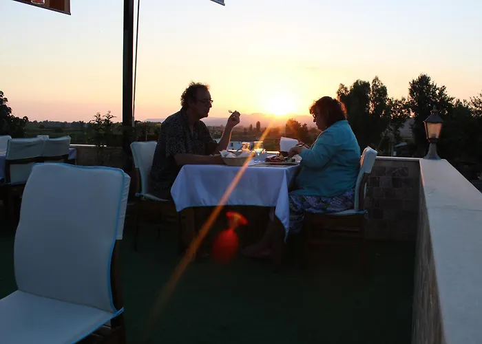 Rebetika Hotel&bistro