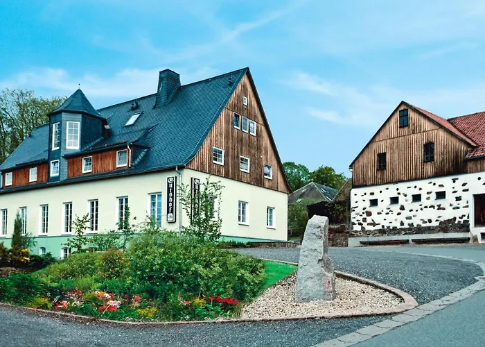 Landhotel Gutshof - Laendlich Geniessen - Geschaeftlich Gut Ankommen