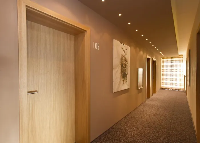 SCHÖNIS-Landhotel