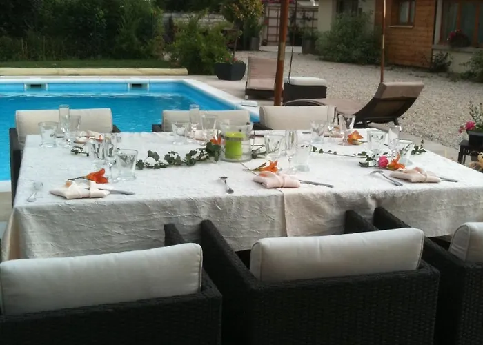 Logis Hotel Restaurant La Grange Du Relais