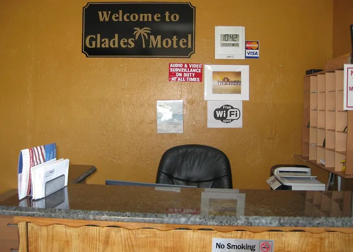 Glades Motel - Naples