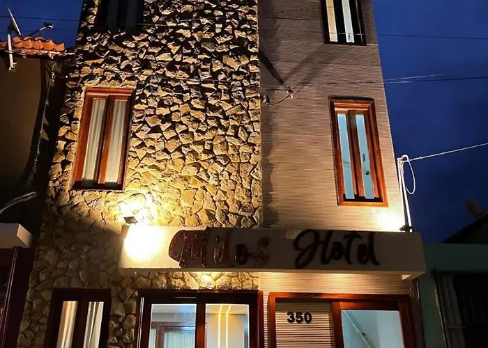 Milos Hotel Icaraizinho