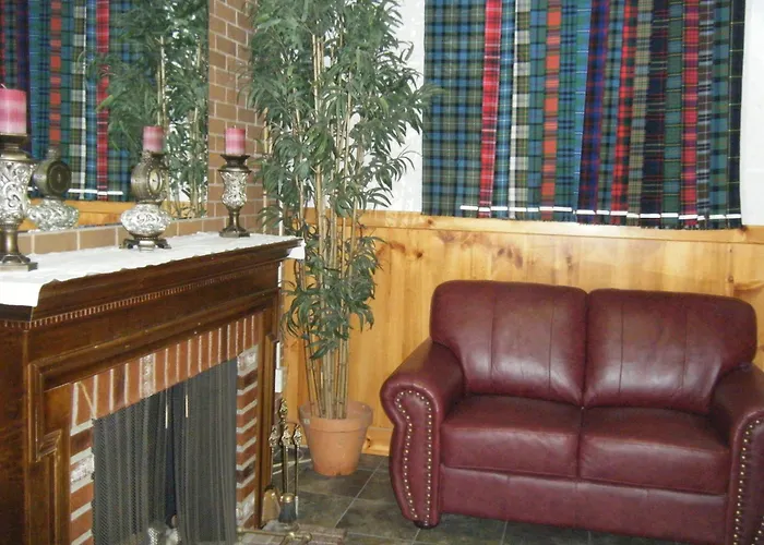 Claymore Inn And Suites