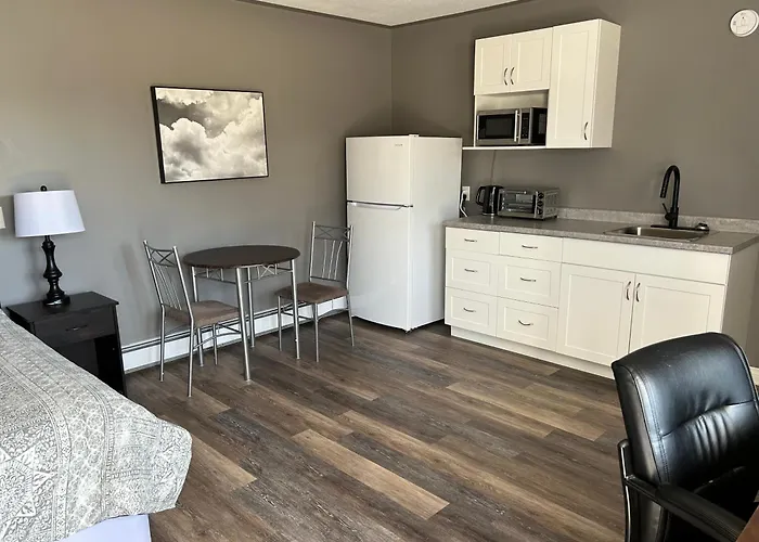 Middleton Motel & Suites