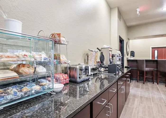 Cobblestone Hotel & Suites - Mosinee