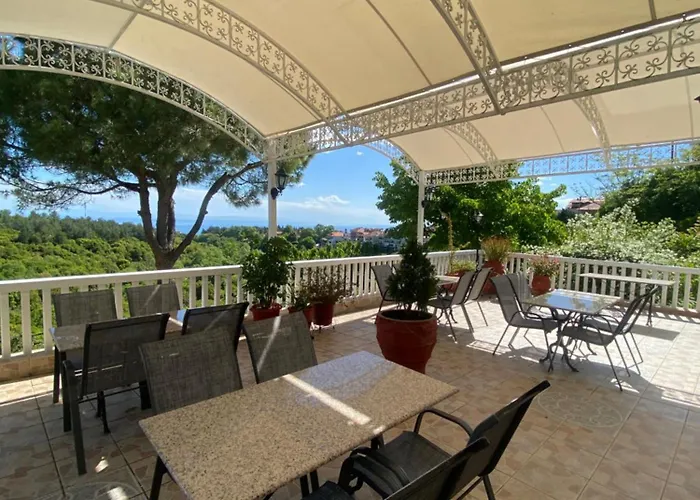 Villa Pantheon