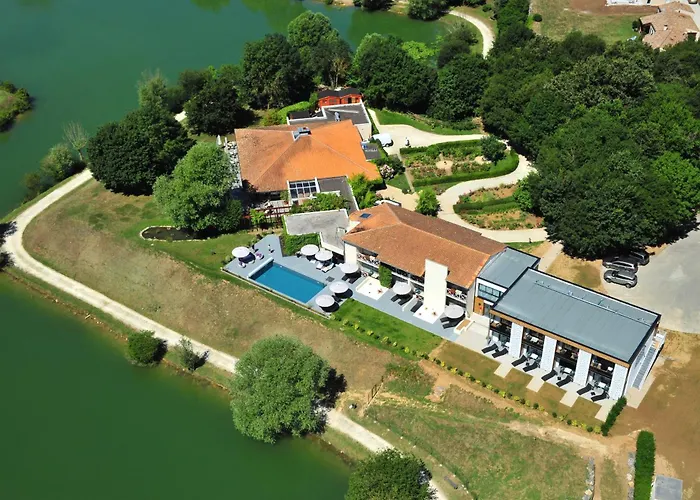 Les Jardins Du Lac