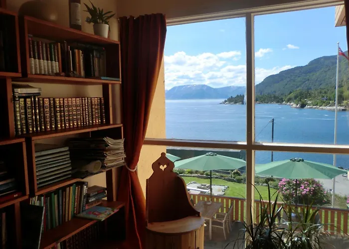 Lavik Fjord Hotel & Apartments