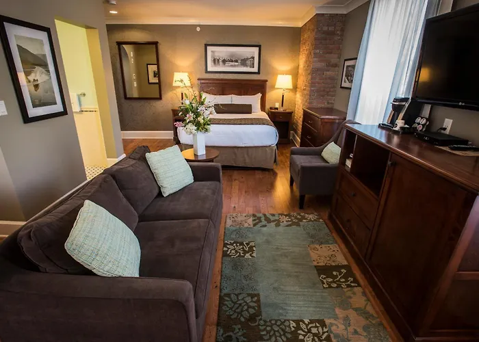 Hume Hotel & Spa
