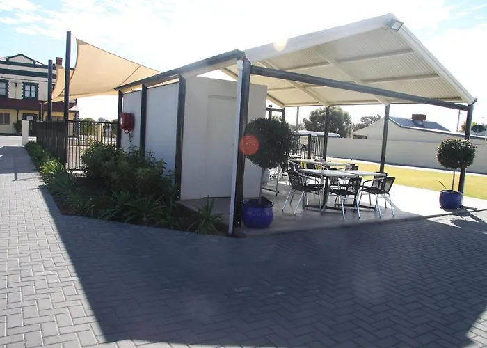 Red Earth Motel Broken Hill
