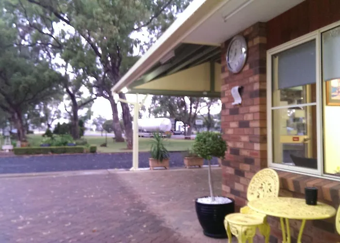 Cooee Motel