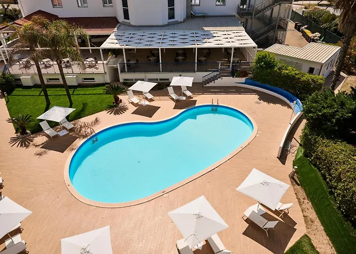 Ticho'S Greenblu Hotel