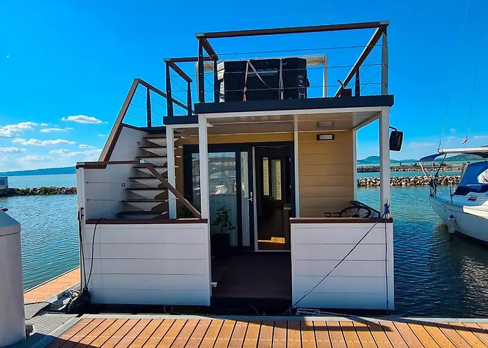 Fenyves Yacht Club Superior
