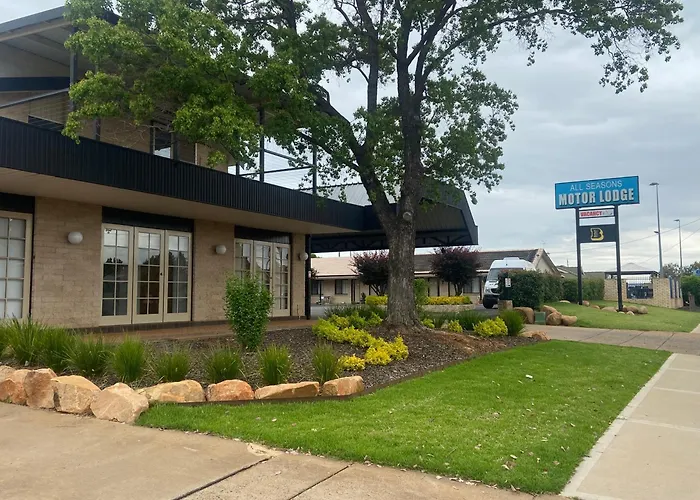All Seasons Motor Lodge
