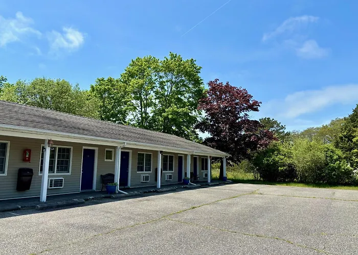Westhampton Seabreeze Motel