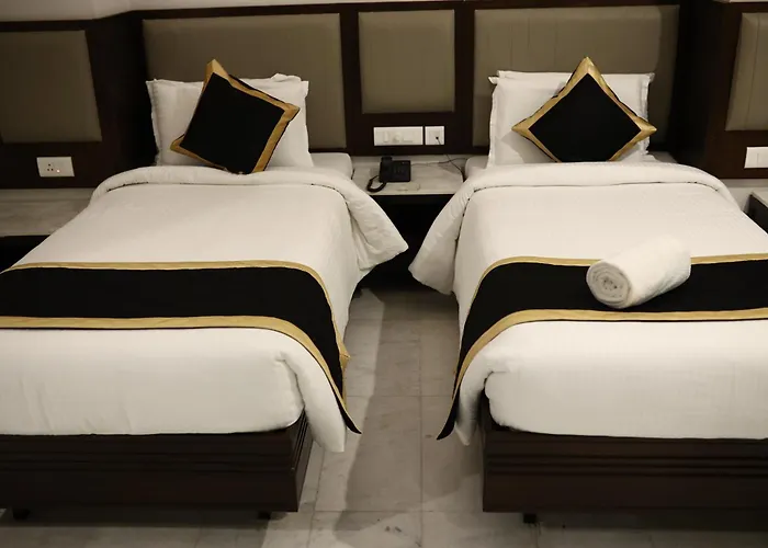 Hotel Saratharajans