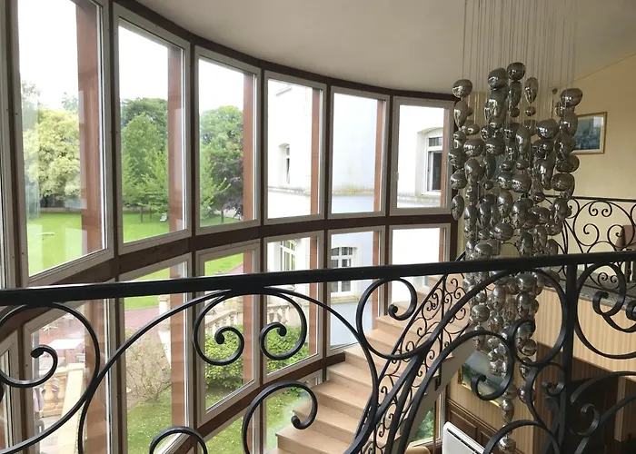 Logis Hotel & Restaurant - Le Chateau Des Tourelles 3 Etoiles