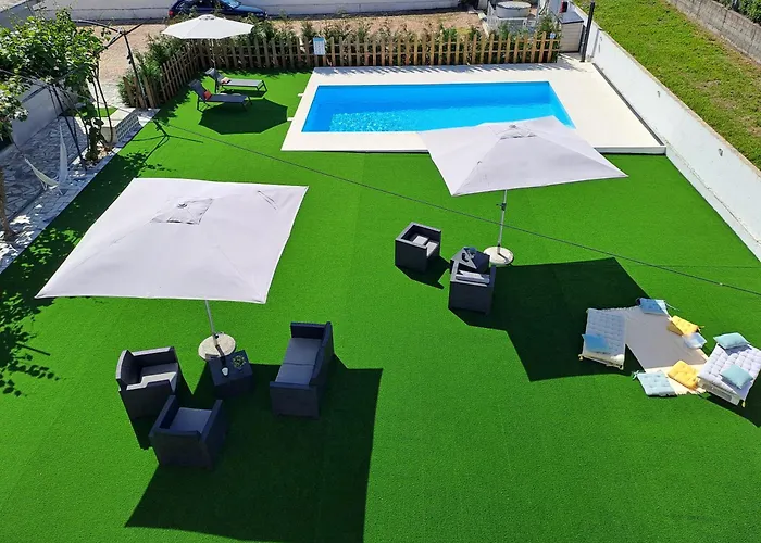 Aroucehostel