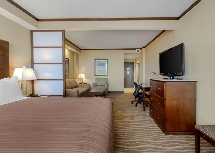 Best Western Premier Denham Inn & Suites