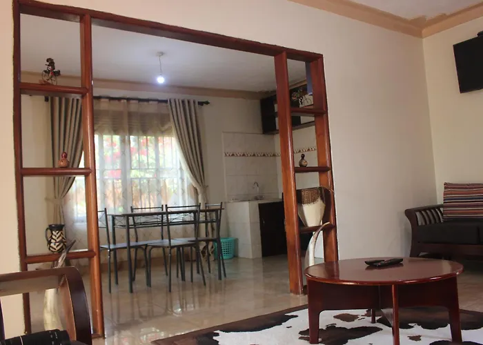 Montane Safaris Hotel