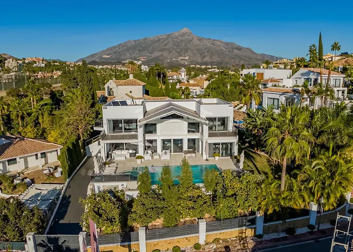 Luxury Villa-Los Naranjos Golf Club