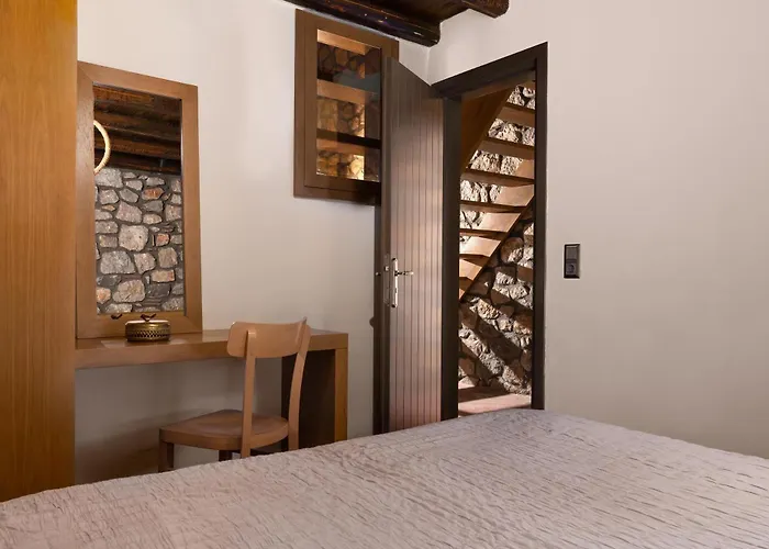 Stone Luxury Suites - Adults Only