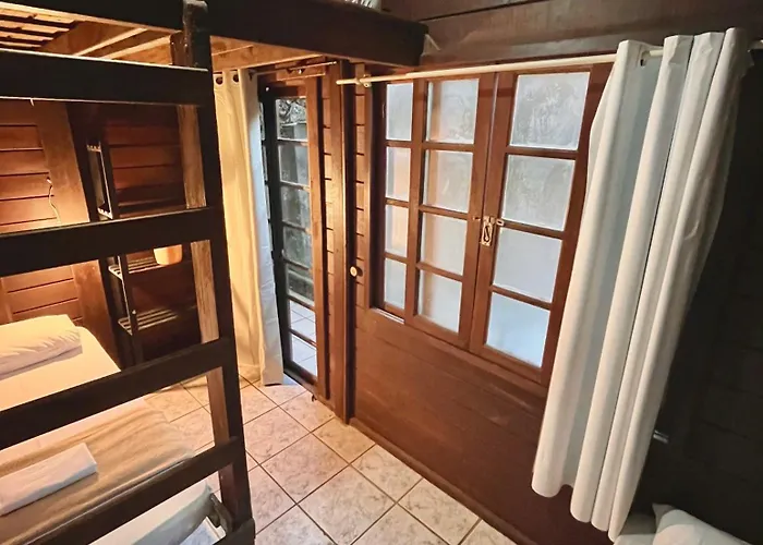 Vibe House Hostel