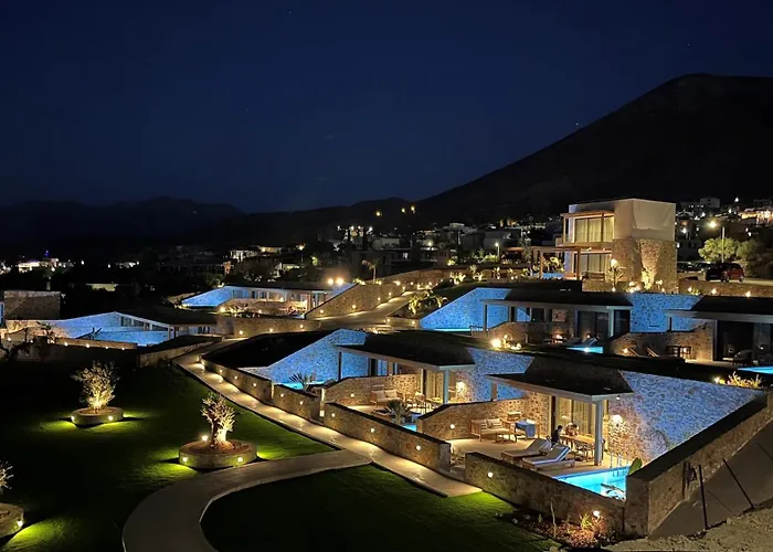 Deos Luxury Suites - Adults Only