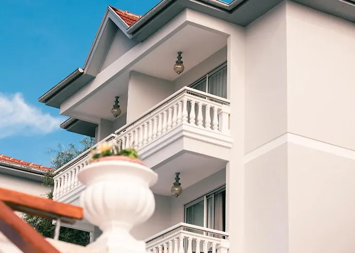 Sunny Hill Alya Hotel