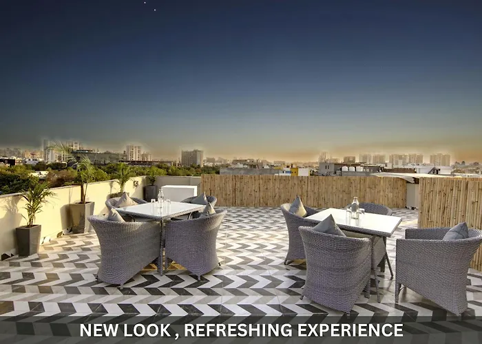 Saltstayz Select - Near Sohna Road City Center