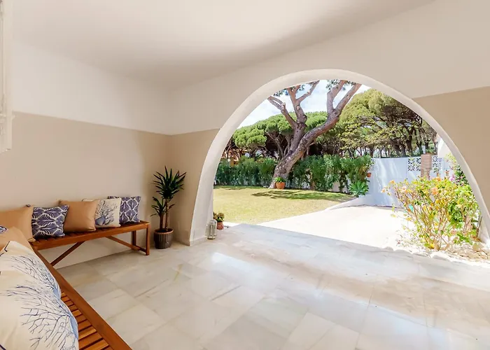 Villa Calmamar Cabopino Beachfront In Marbella