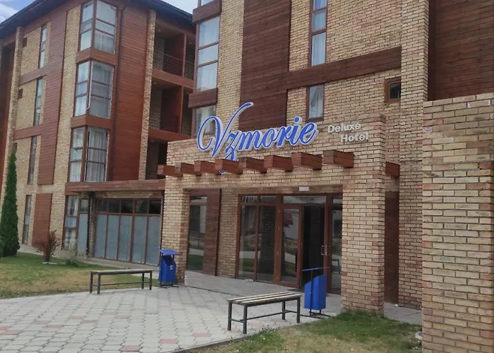 Vzmorie Deluxe Hotel