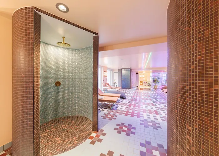 Aiden By Best Western Clermont-Ferrand - Le Magnetic Hotel & Spa
