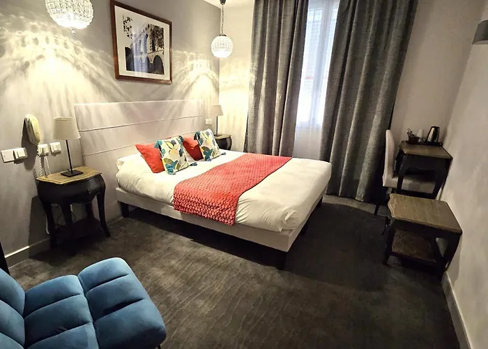 Brit Hotel Acacias