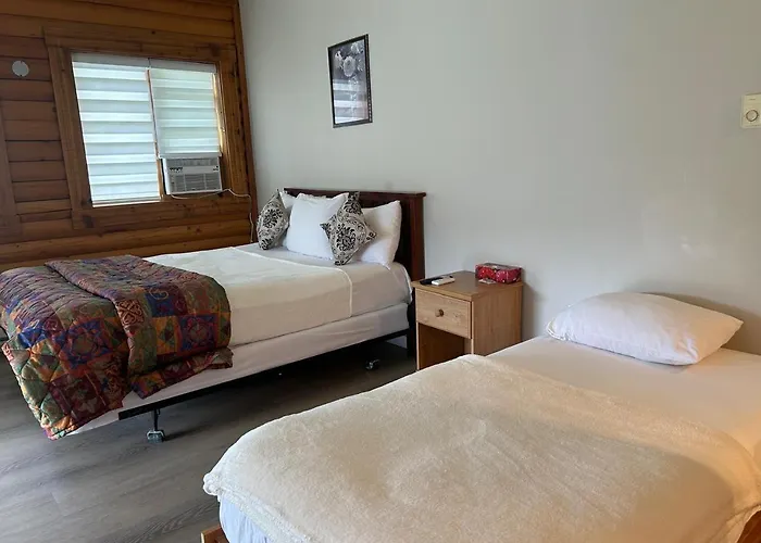 Jade Mountain Motel