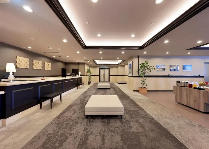 Minamisenri Crystal Hotel