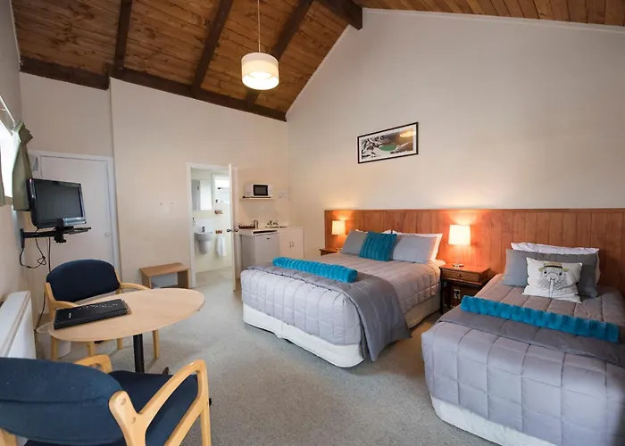 Adventure Lodge And Motels And Tongariro Crossing Track Transport