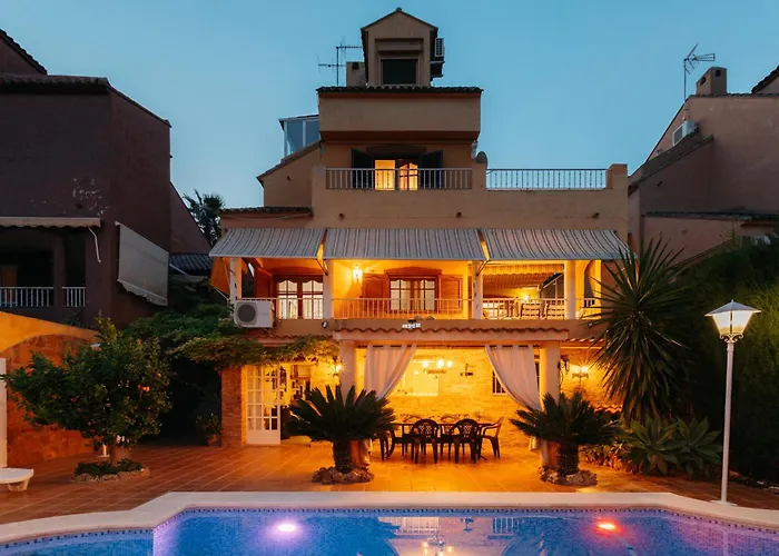 Chalet, Villa Rodeada De Naturaleza Piscina A Doce Klm De Valencia Y 7 Del Aeropuerto