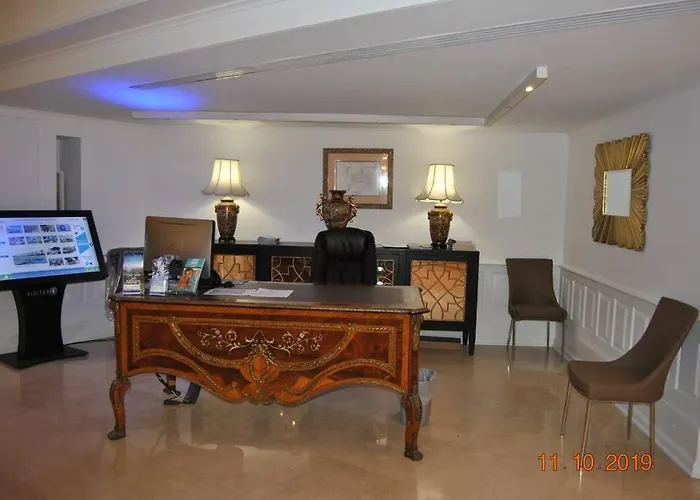 Luxury Beachfront 3 Bedroom Miami Beach Condo,