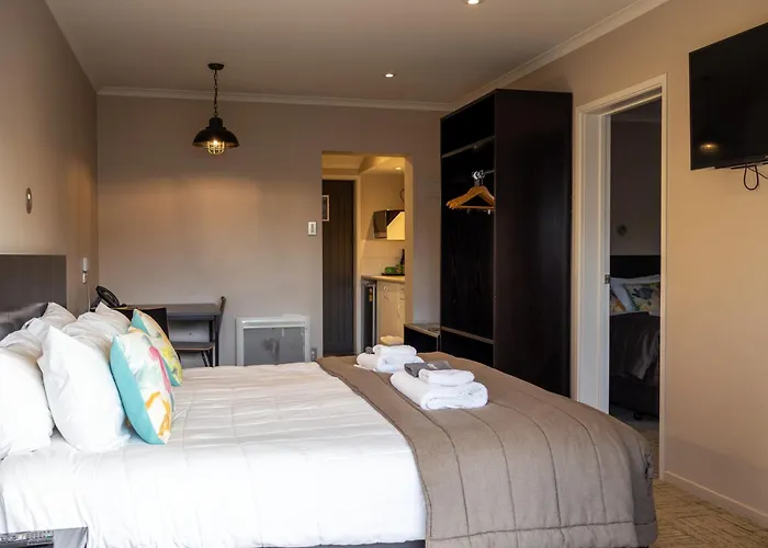Paroa Hotel