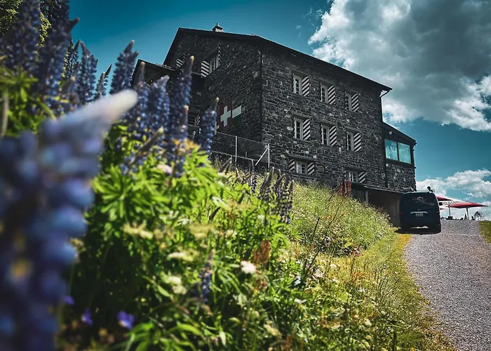 Maison de Montagne de Bretaye accès par le train arrêt Bouquetin