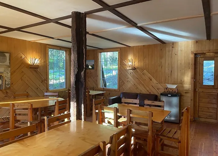 Rustic Beaverfoot Lodge Room N6
